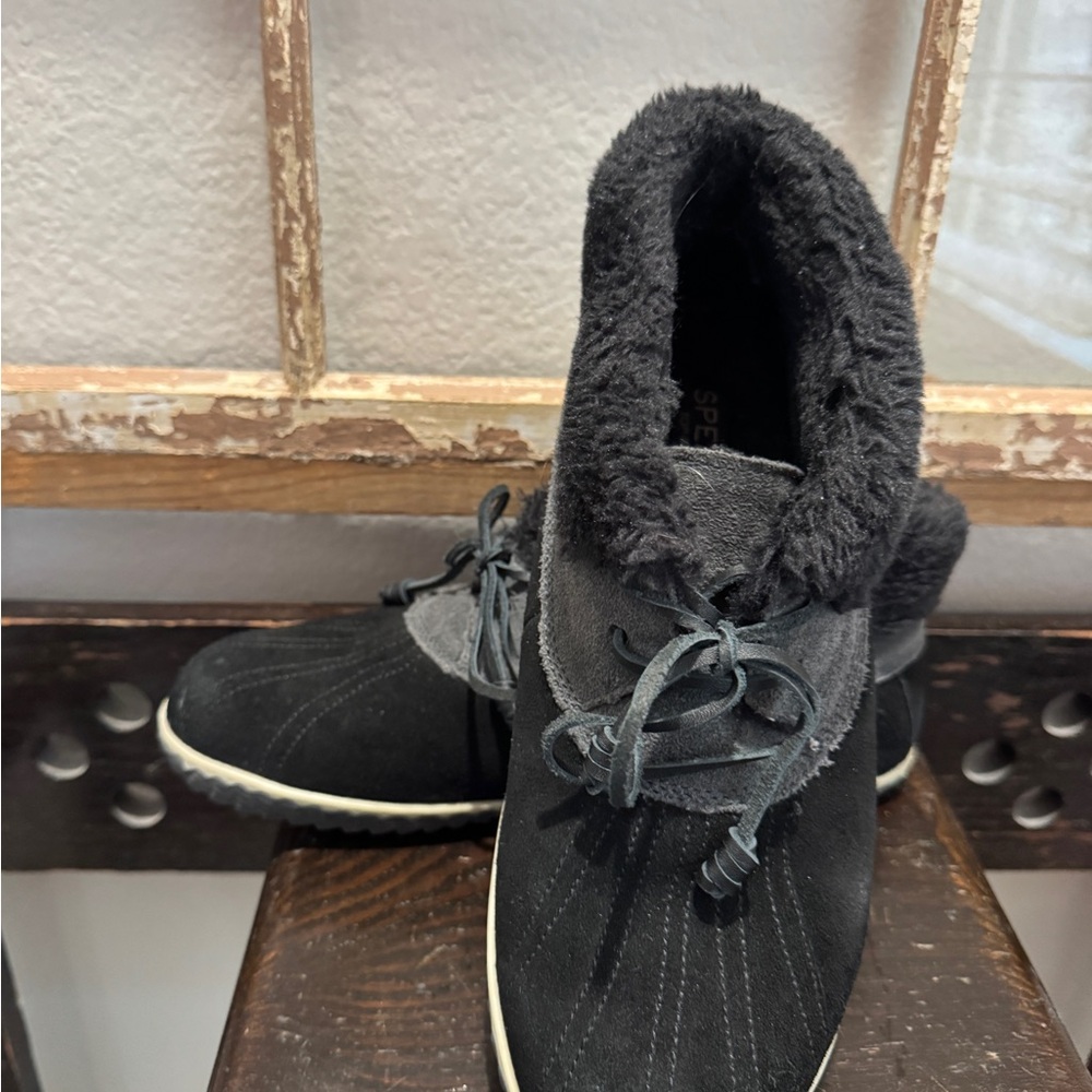 Brand: Sperry Top-Sider
Style: Elayna House Shoes Slippers
Color: Black/Gray